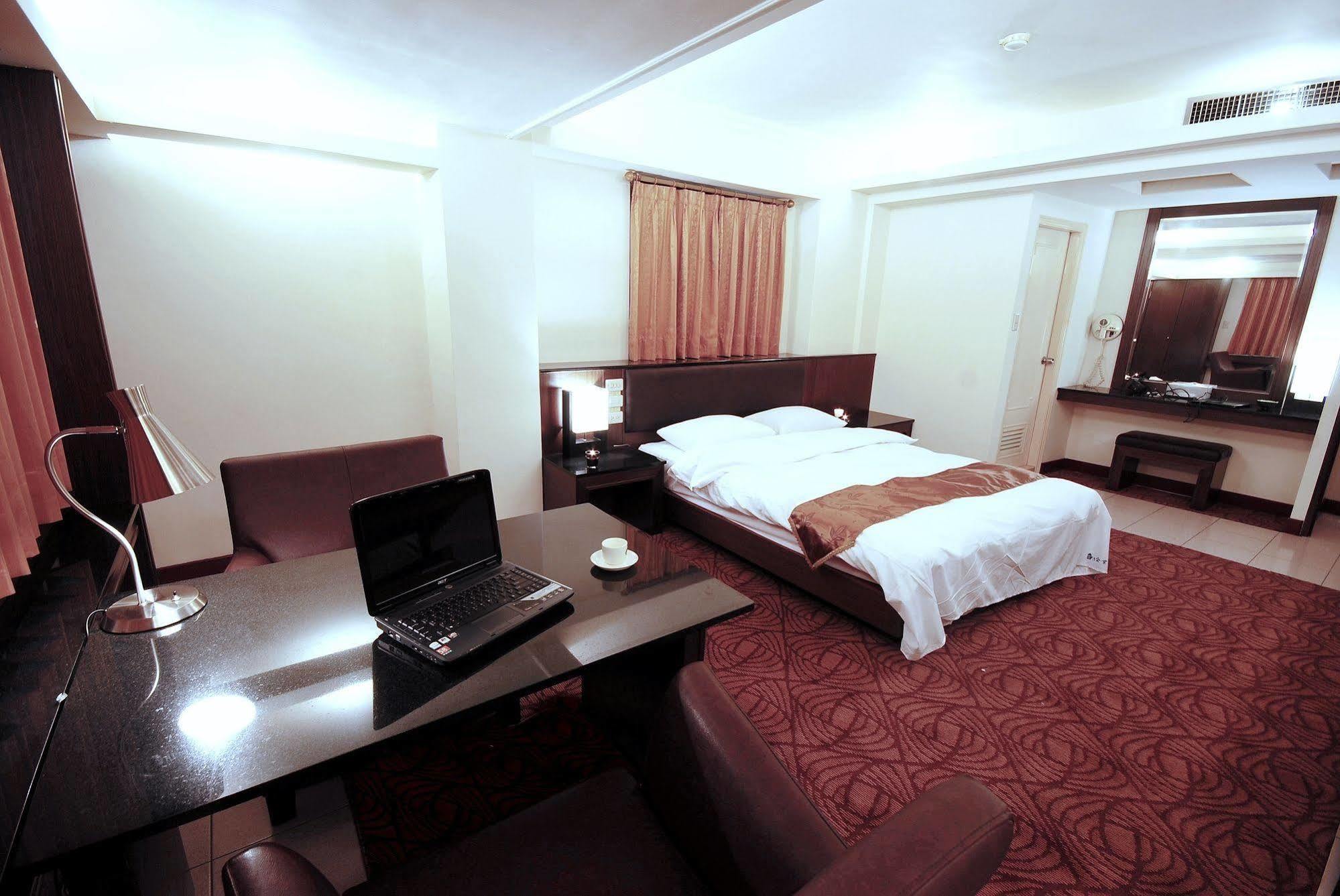 The Enterpriser Hotel Taichung Exterior foto