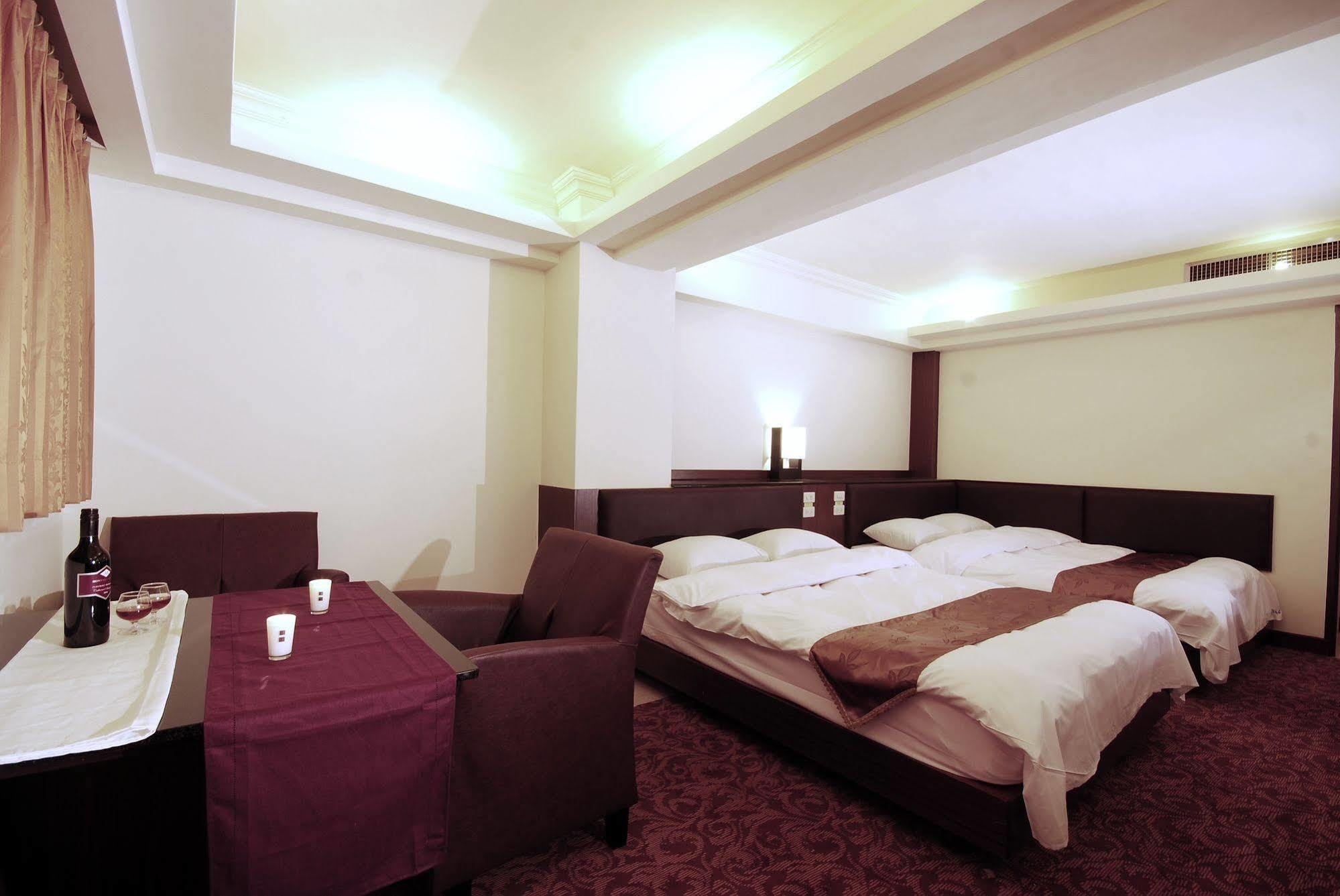 The Enterpriser Hotel Taichung Exterior foto