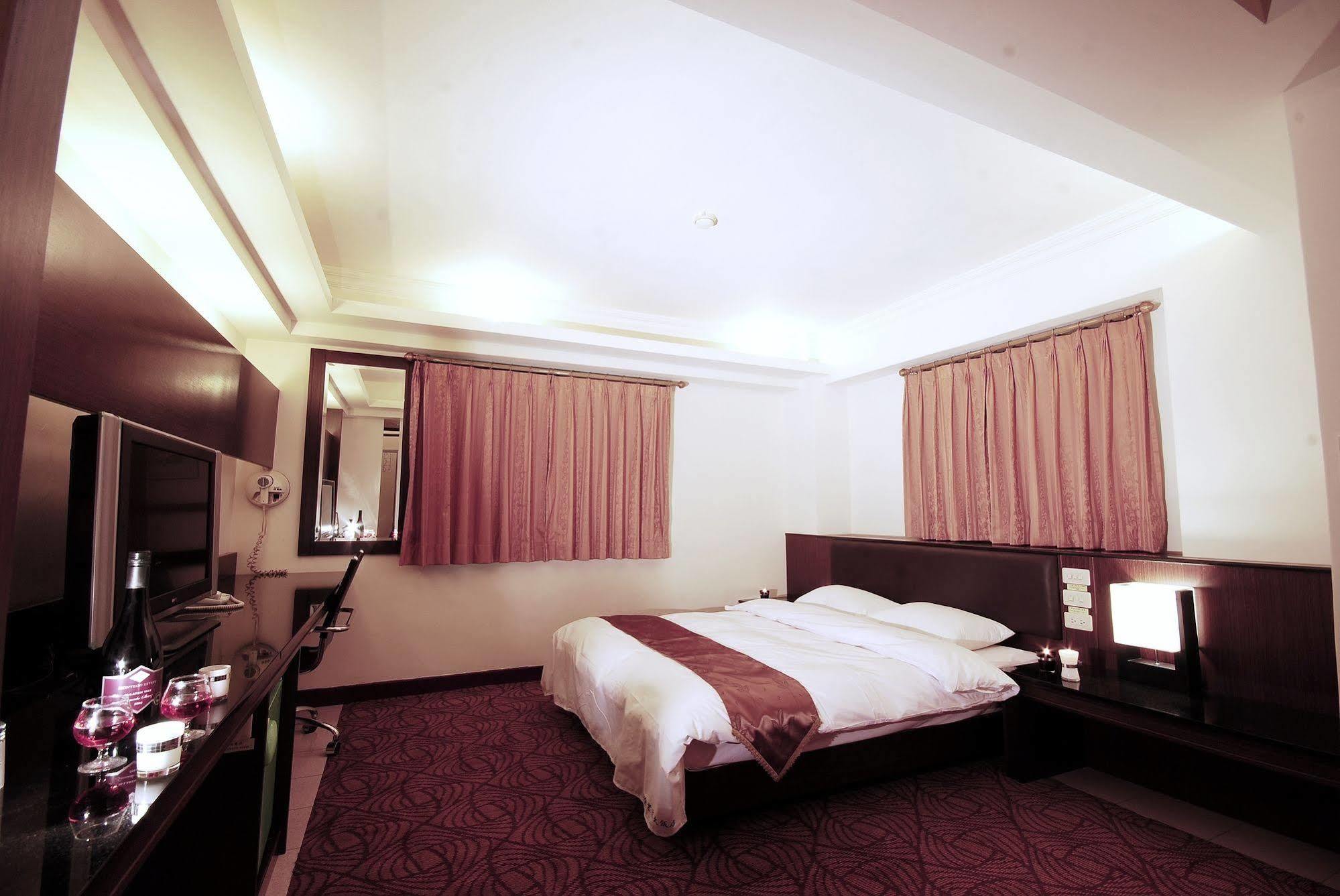 The Enterpriser Hotel Taichung Exterior foto