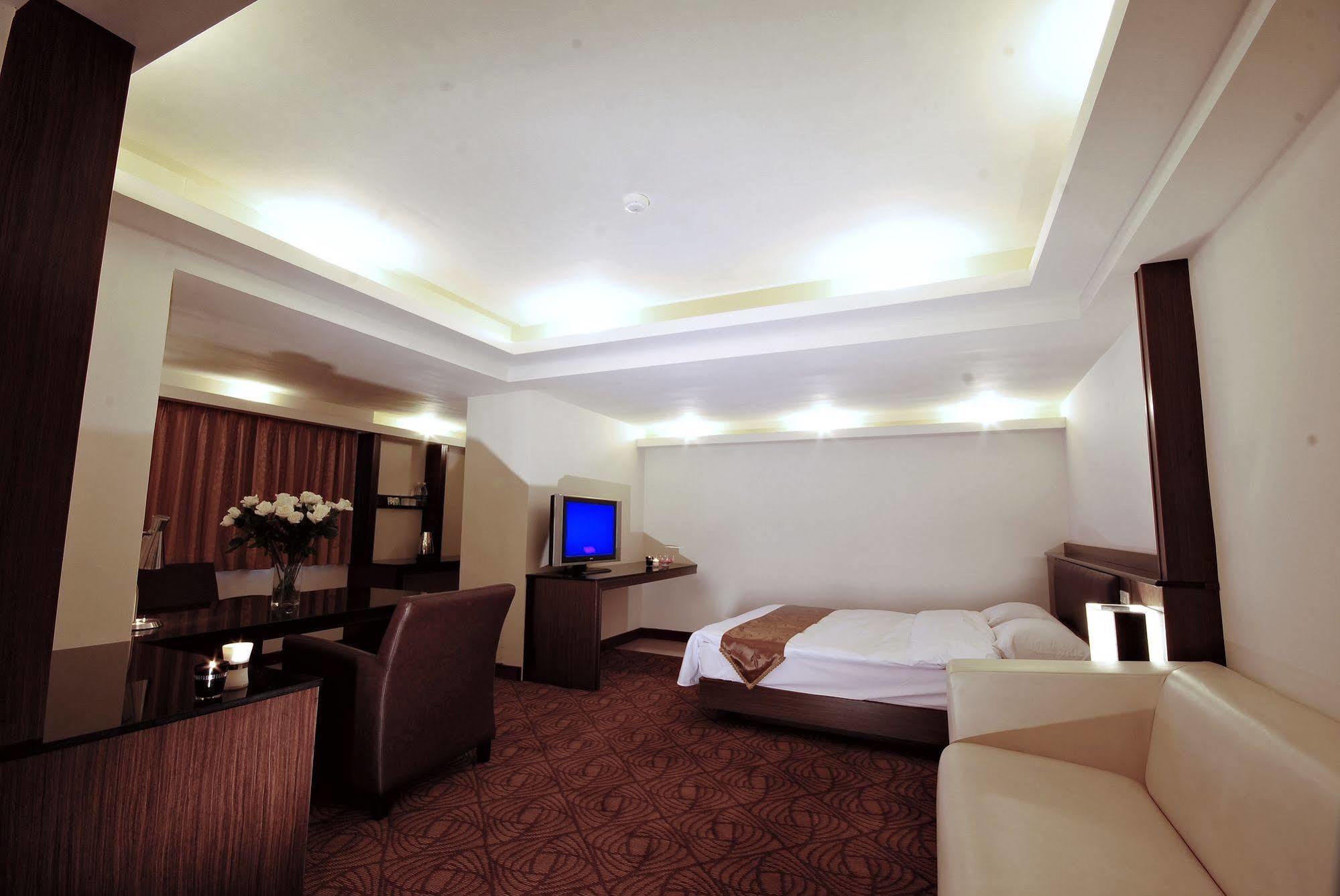 The Enterpriser Hotel Taichung Exterior foto